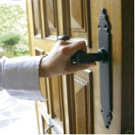 Ajtókilincs díszes kulcslyukas 90 mm